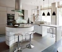 Кухонная мебель. комбинирование материалов и форм