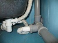Монтаж пластиковых труб для системы канализации